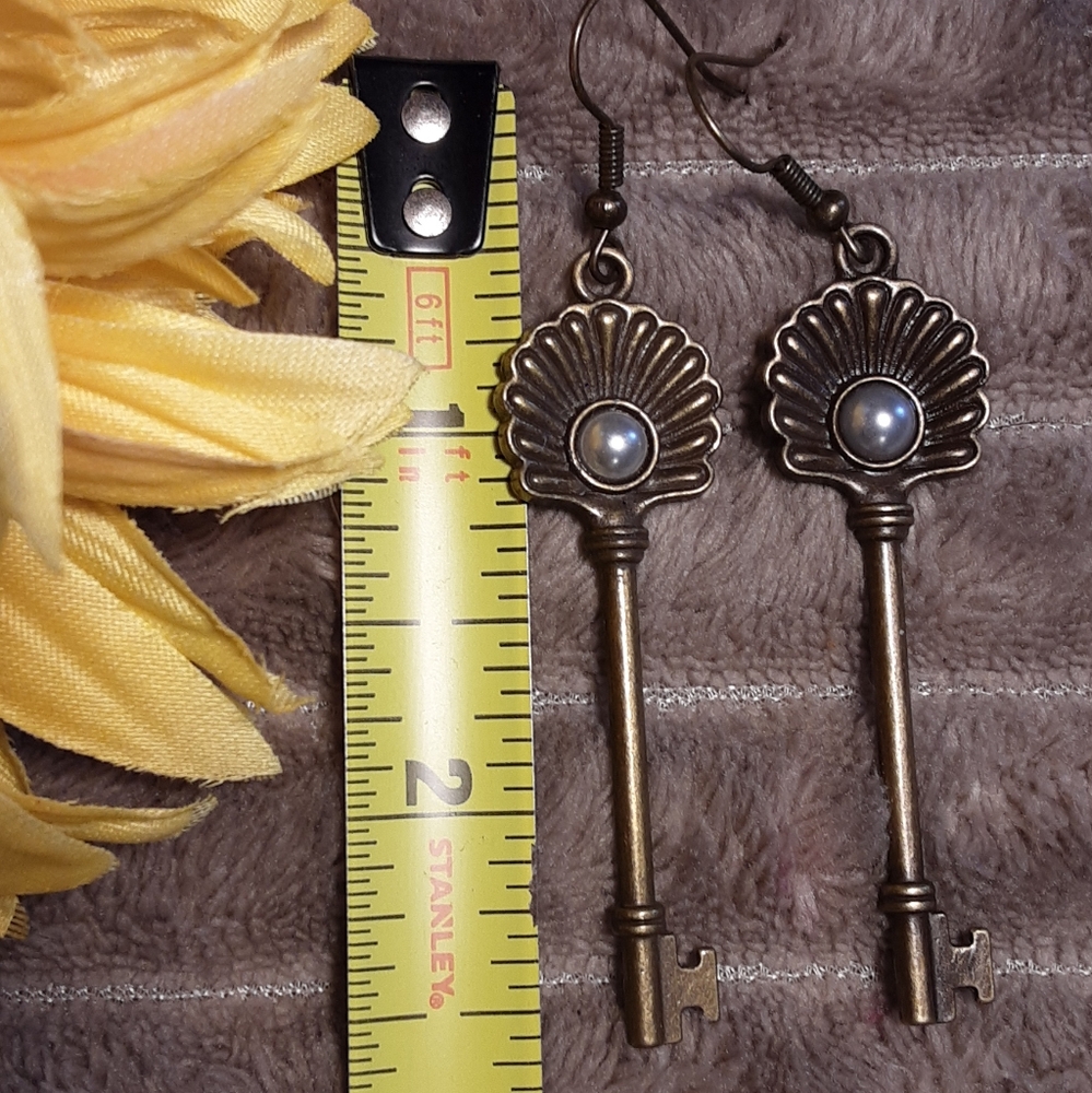 Handmade Oyster Shell Key Earrings Bronze With Pearl Bead - Picture 3 of 3